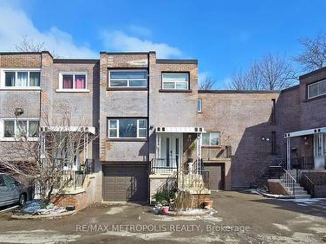 Townhouse for sale in Woburn, Ontario