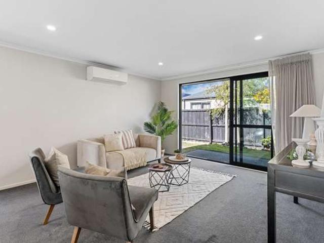House for sale in Chaslands, Canterbury