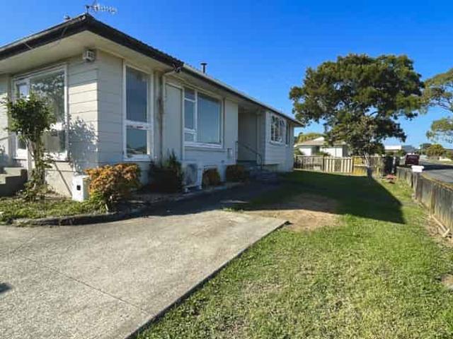 House for rent in Owhata, Oroua County