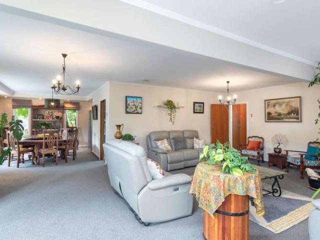 House for sale in Pauatahanui, Wellington