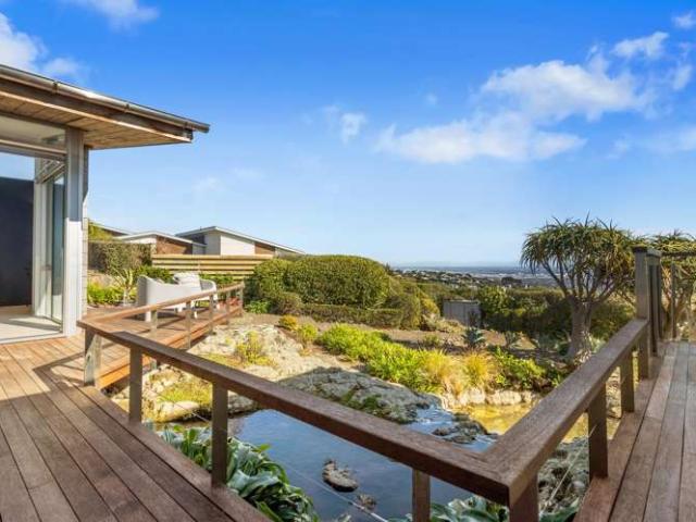 House for sale in Chaslands, Canterbury