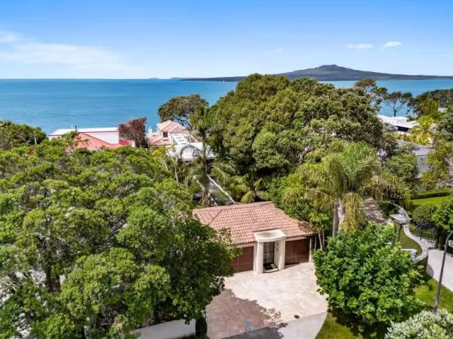 House for sale in Paremoremo, Oroua County