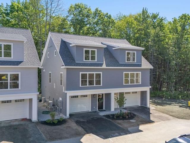 Townhouse for sale in Kennebunk, Maine