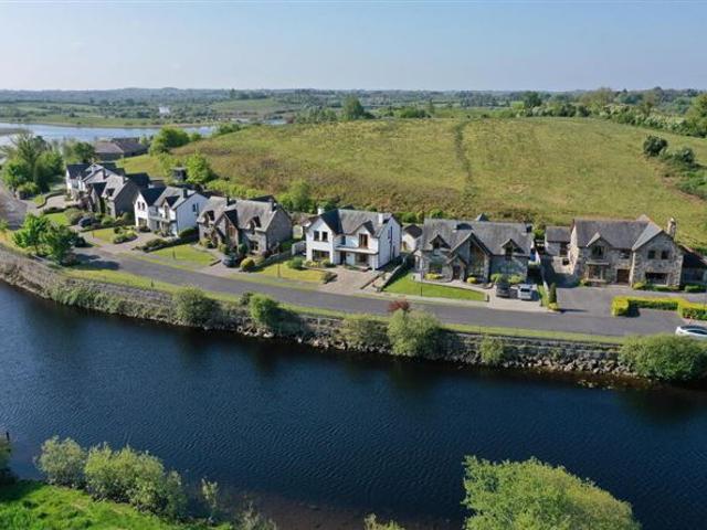 Farm for sale in Cootehall