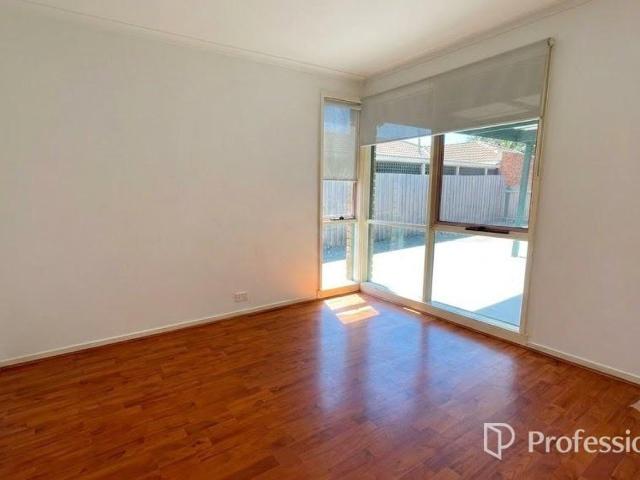 House for rent in St Albans South, Melbourne
