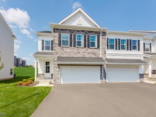 Townhouse for sale in East Hanover, New Jersey