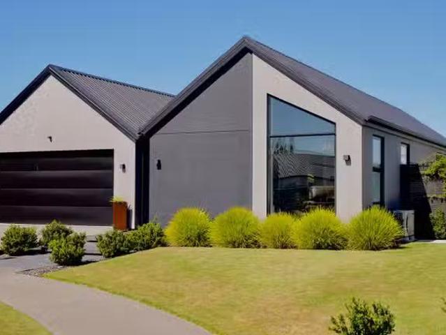 House for sale in Chaslands, Canterbury
