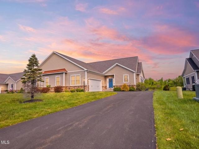 Townhouse for sale in Saratoga, New York