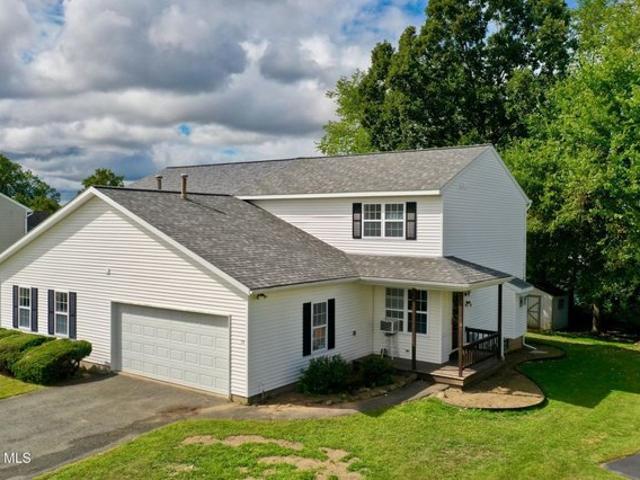 Townhouse for sale in Saratoga, New York