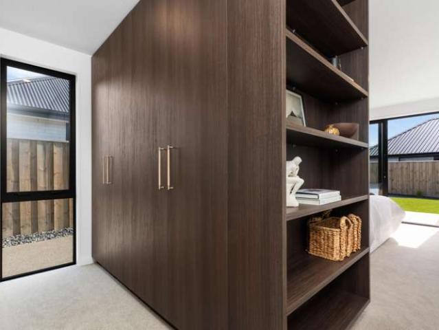 House for sale in Chaslands, Canterbury