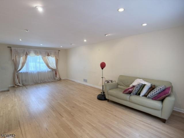 House for sale in Edison, New Jersey