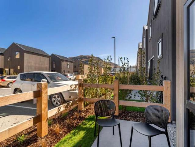 Townhouse for sale in Otakou