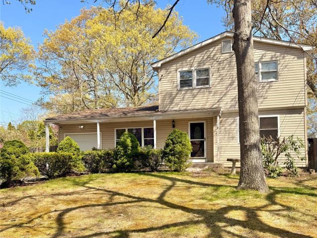 House for sale in Centereach, New York