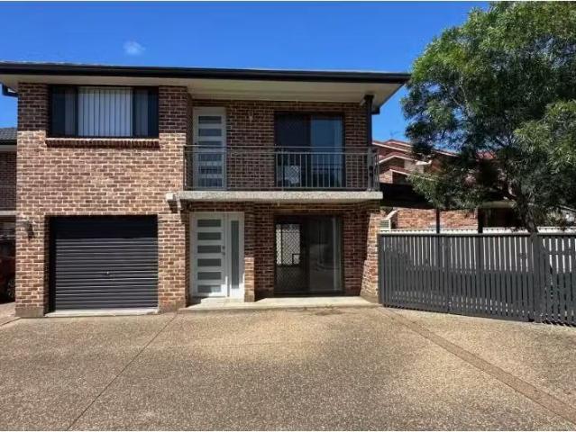 Condo for rent in Wollongong West, New South Wales