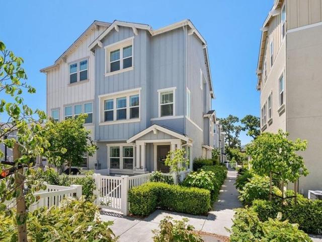 Townhouse for sale in Novato, California