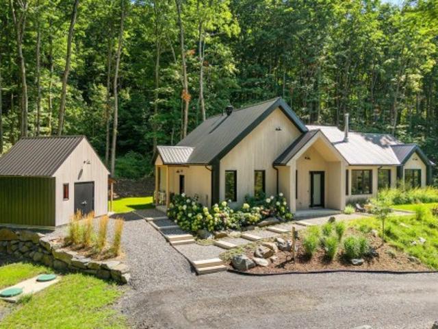 House for sale in La Haute-yamaska, Quebec
