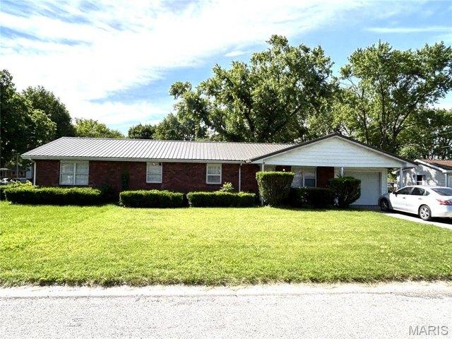 House for sale in Belleville, Illinois