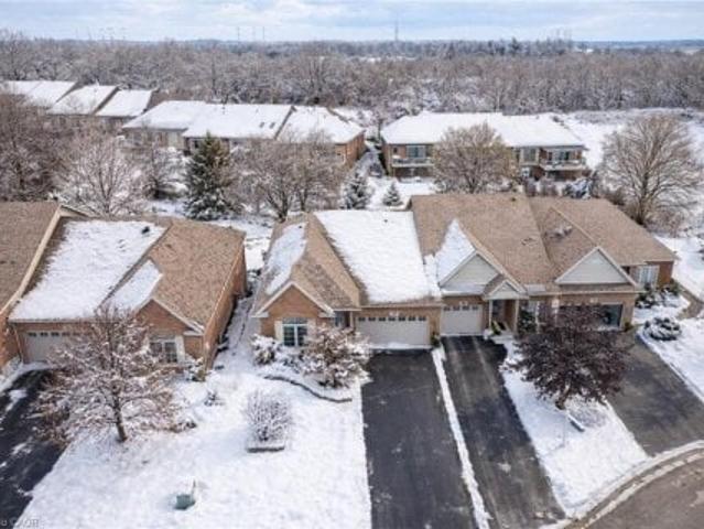 Townhouse for sale in Caledonia, Ontario