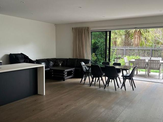 House for rent in Paremoremo, Oroua County