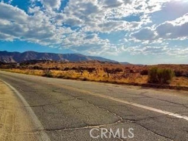 Land for sale in Pearblossom, California