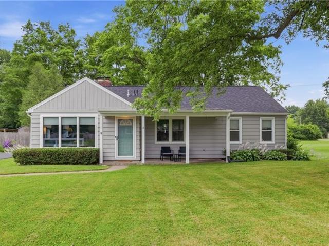 House for sale in Farmington, New York