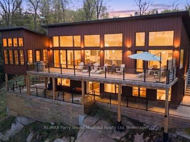 House for sale in Ontario