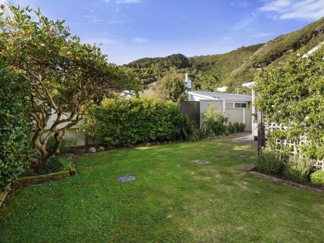 House for sale in Days Bay, Wellington