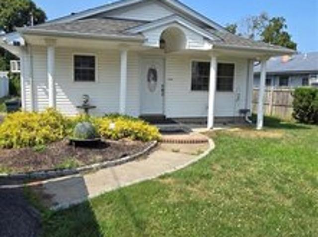 House for sale in Shirley, Town of Brookhaven