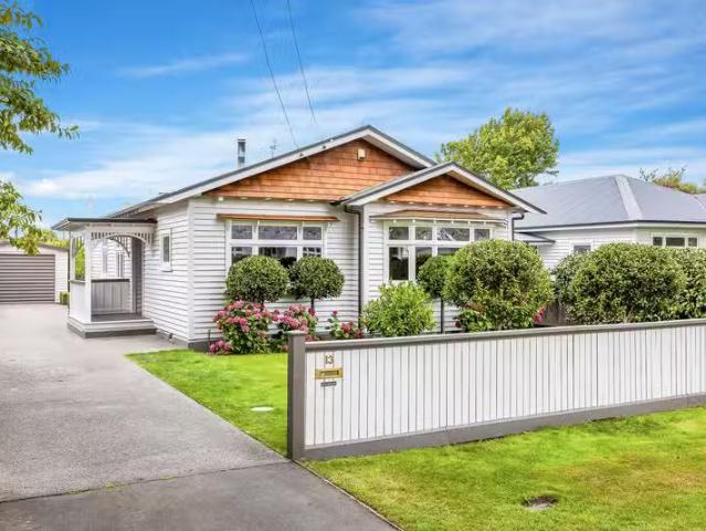 House for sale in Saint Albans, Canterbury