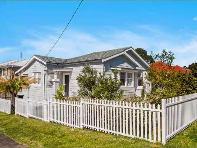 House for rent in Wollongong West, New South Wales