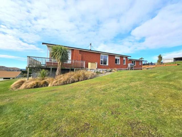 House for sale in Otakou