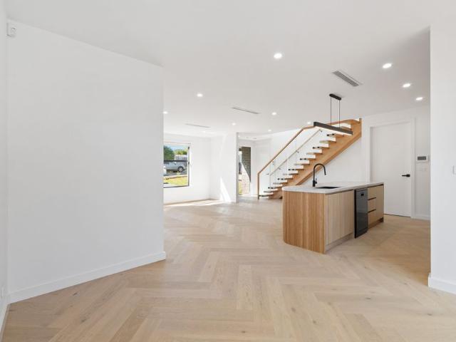 Townhouse for rent in Macleod, Melbourne