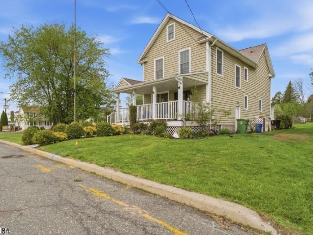 House for sale in Washington, New Jersey