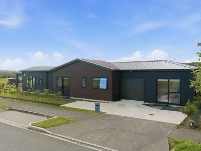 House for sale in Awhitu