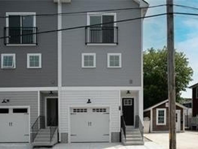 Townhouse for sale in Warren, Rhode Island