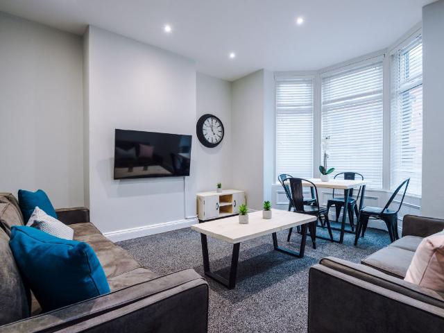 Apartment for rent in Hyde Park, Leeds