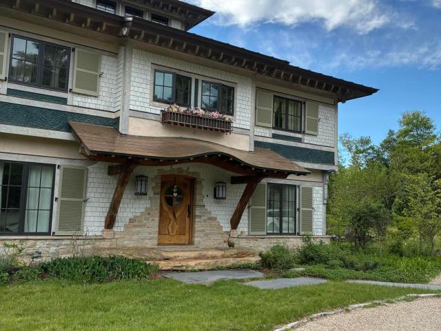 House for sale in Saratoga, New York