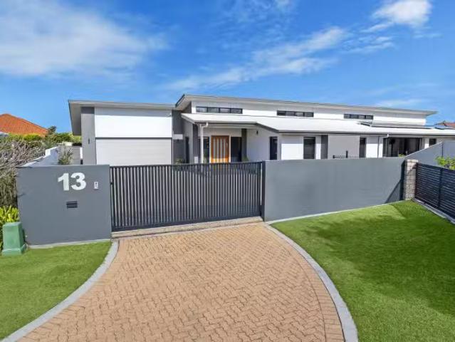 House for rent in Golden Beach