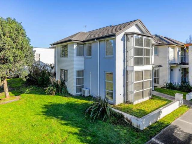 Townhouse for sale in Papakura