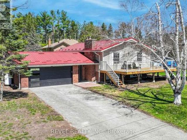 House for sale in Ontario