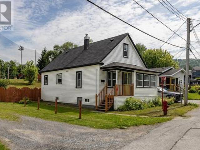 House for sale in Corner Brook, Newfoundland And Labrador