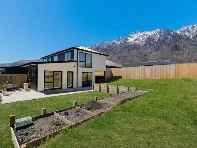House for sale in Otakou