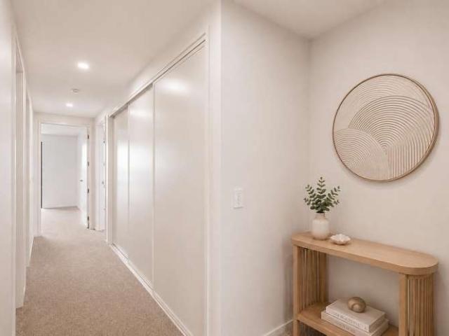 Townhouse for sale in Chaslands, Canterbury