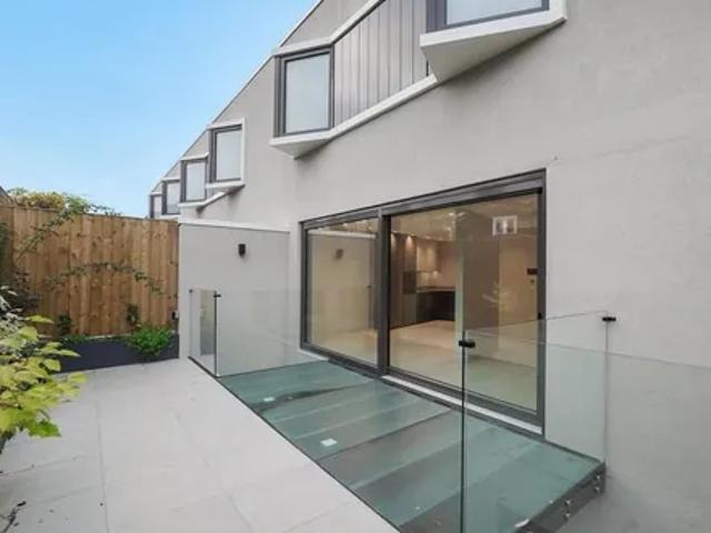 House for rent in College Park, Greater London