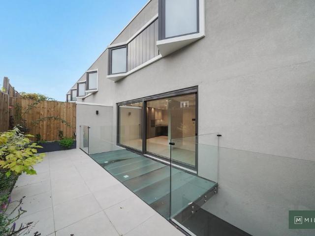 House for rent in College Park, Greater London