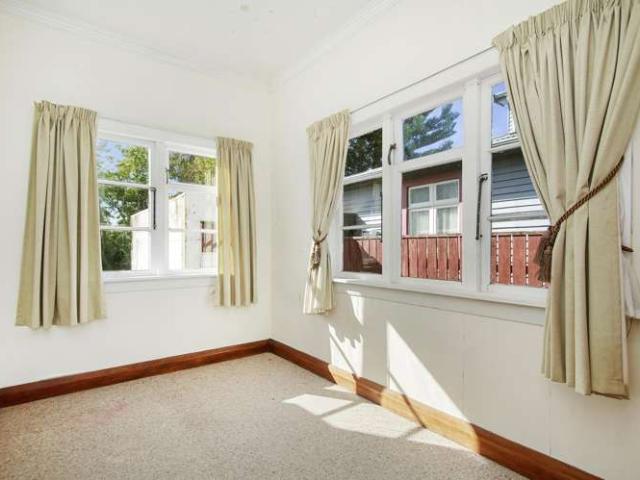House for sale in Days Bay, Wellington
