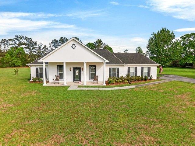 House for sale in Carriere, Mississippi