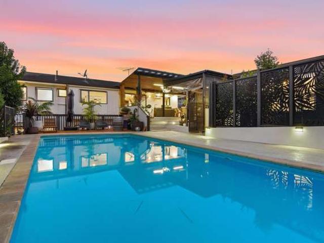 House for sale in Castor Bay