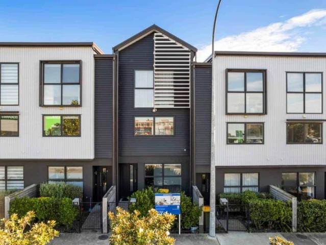 Apartment for sale in Paremoremo