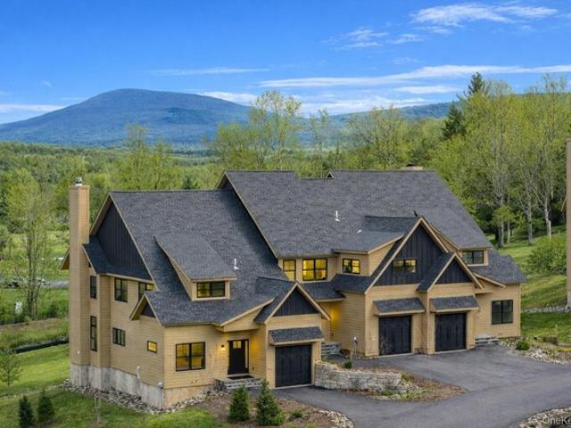 Townhouse for sale in Ashland, New York